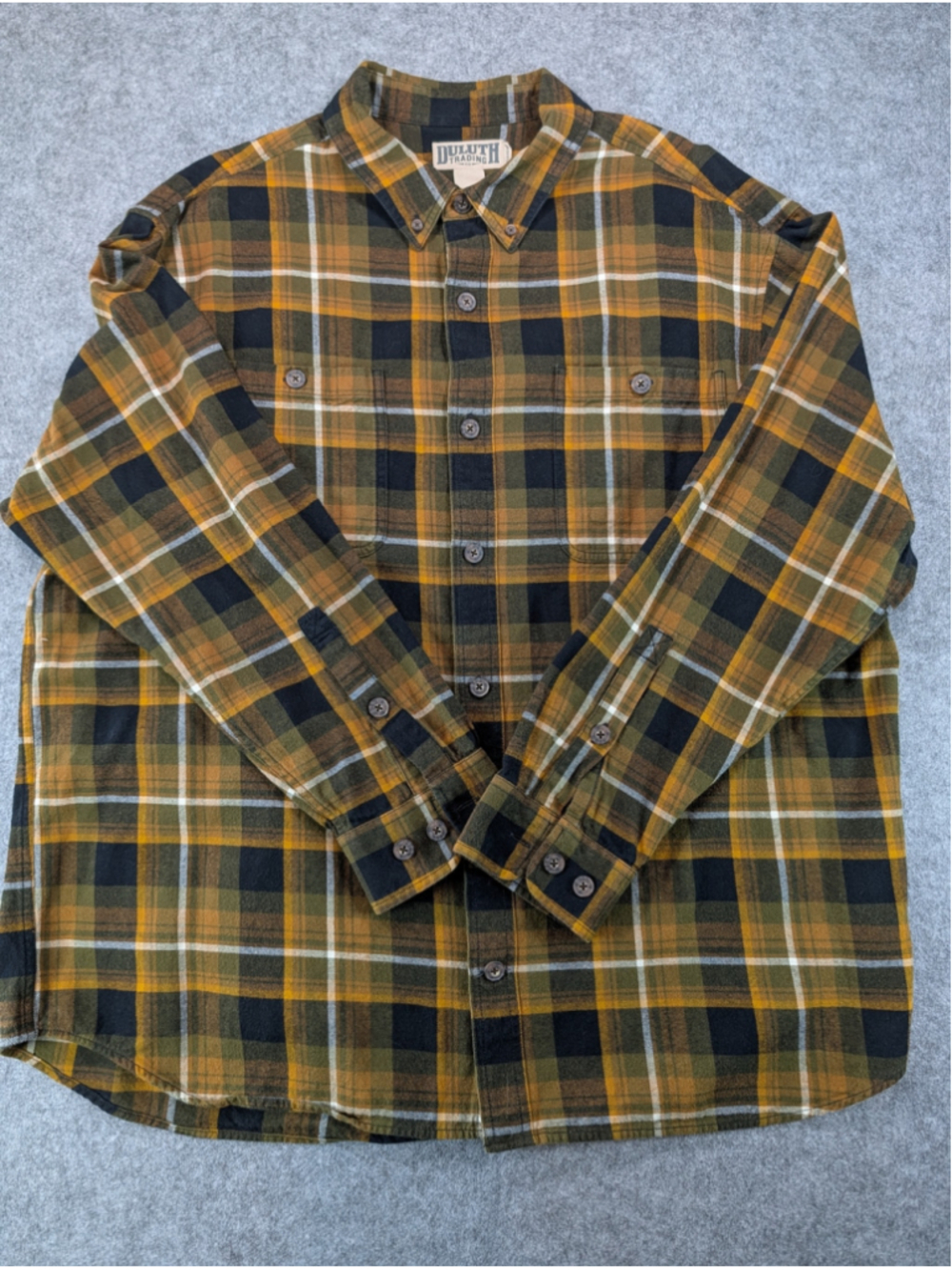 Duluth Trading Co. Men's XL Free Swingin' Flannel Plaid Button Up Shirt